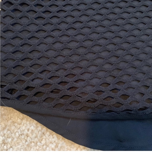 BANANA REPUBLIC | Lined Mesh Front Racer Back Tank - Size M - Picture 3 of 7